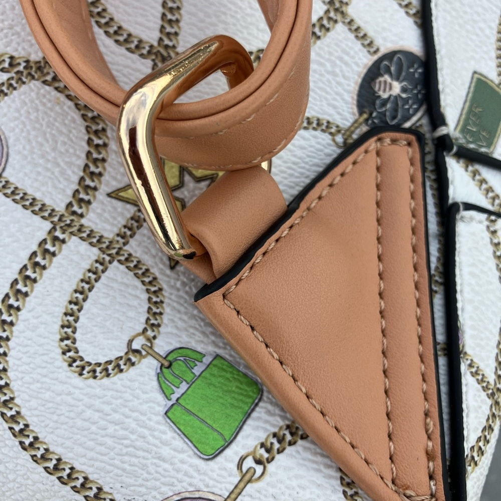 BACKPACK - Picture 10 of 14